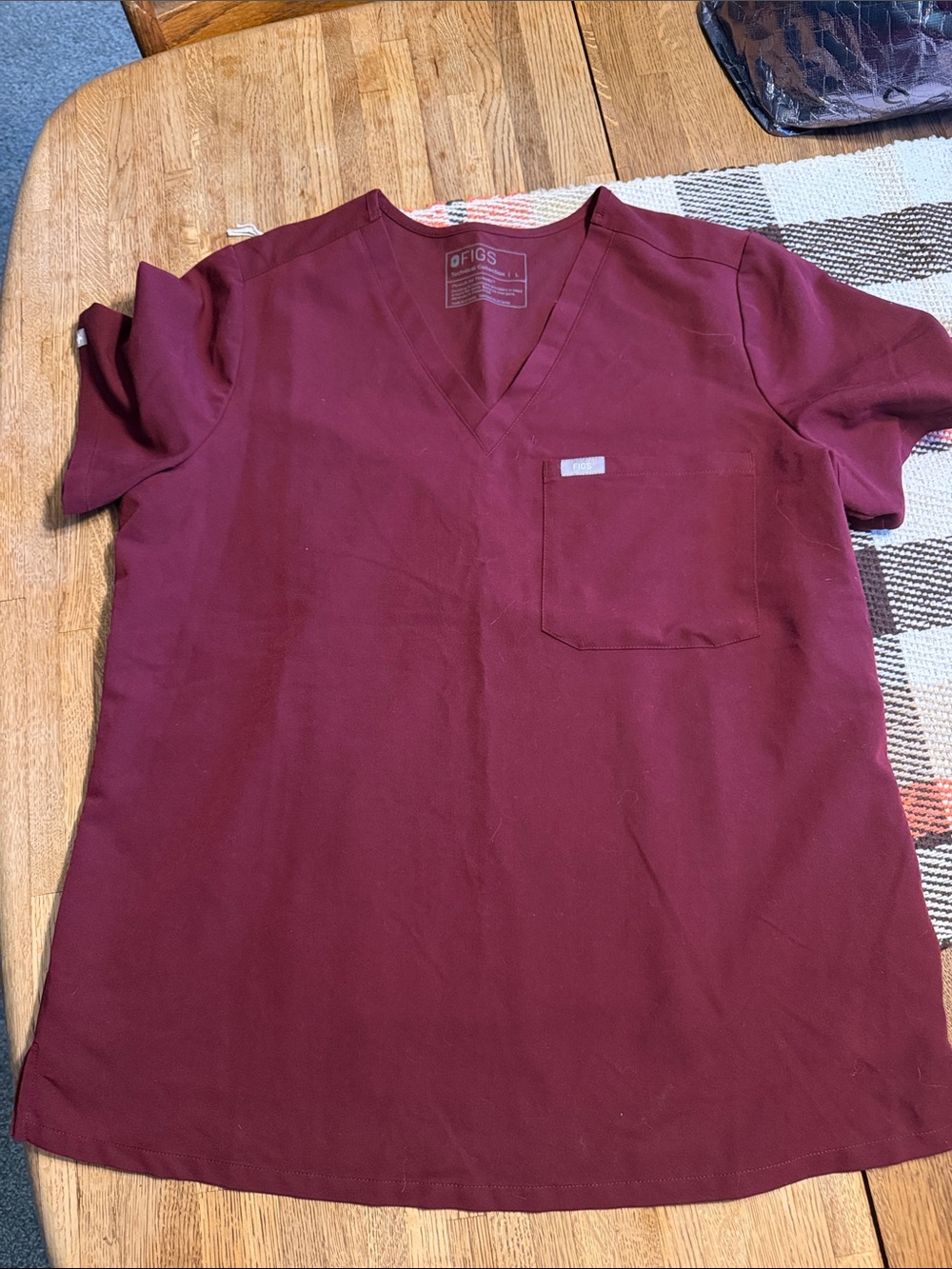 FIGS Women’s Catarina scrub top - burgundy